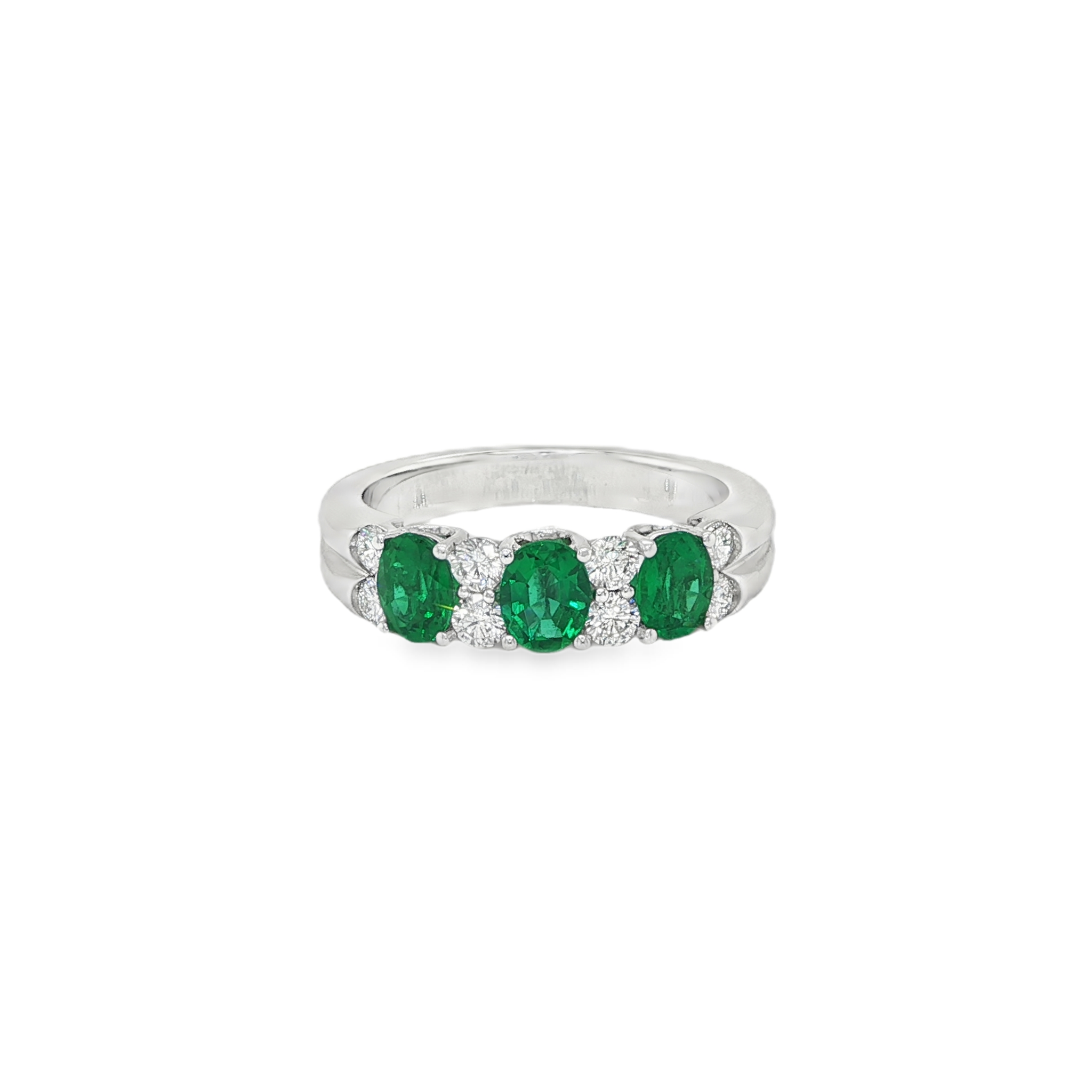 18KW EMERALD DIAMOND RING