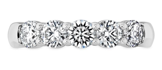 18KW Signature 5 Stone Band