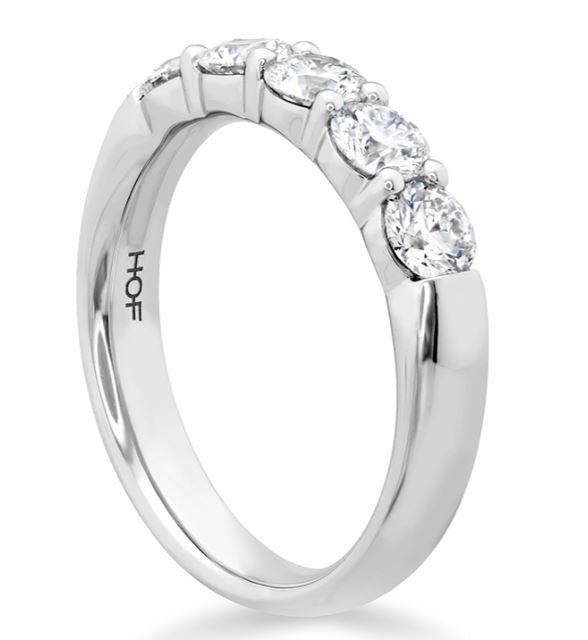 18KW Signature 5 Stone Band