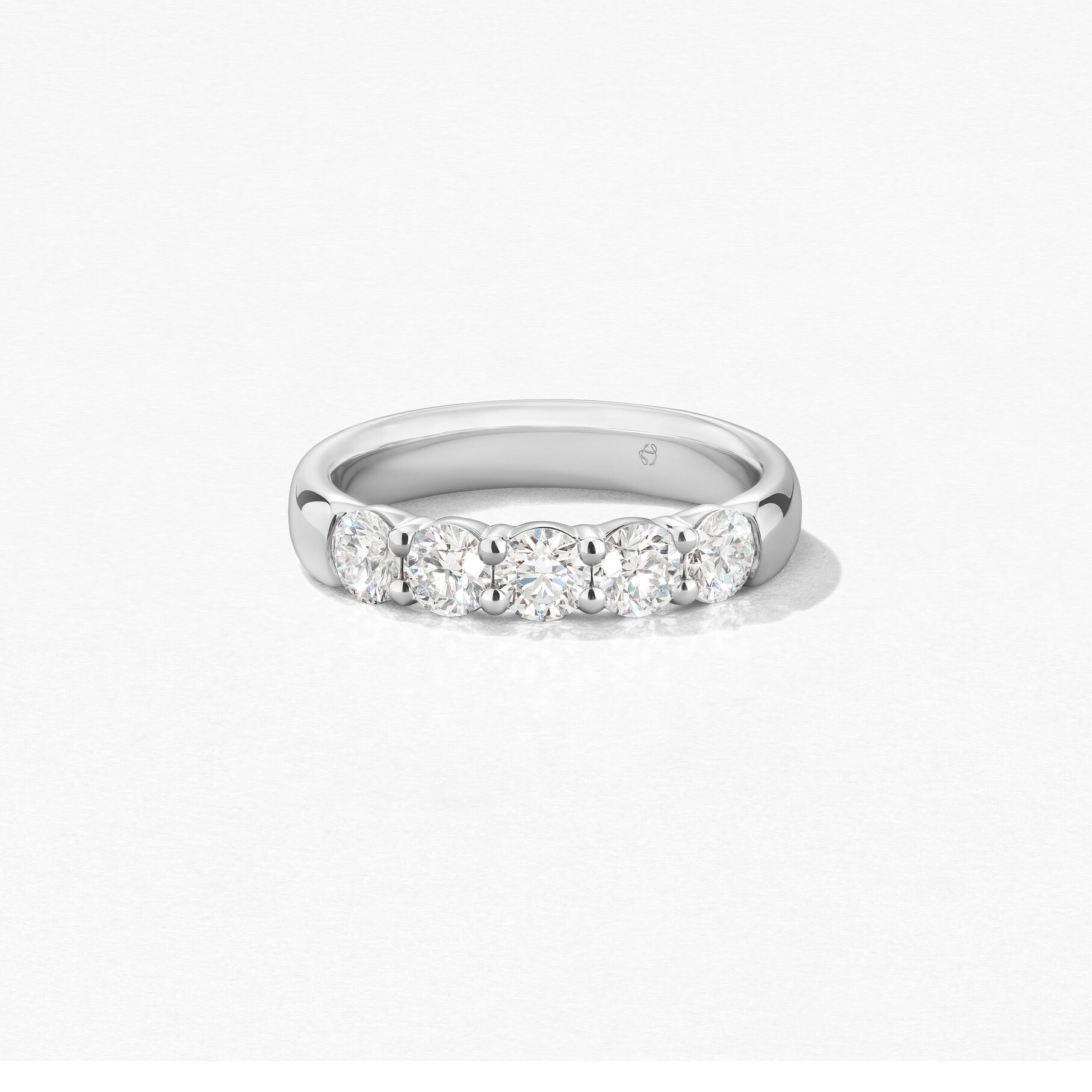 18KW Hearts On Fire Signature 5 Stone Ring