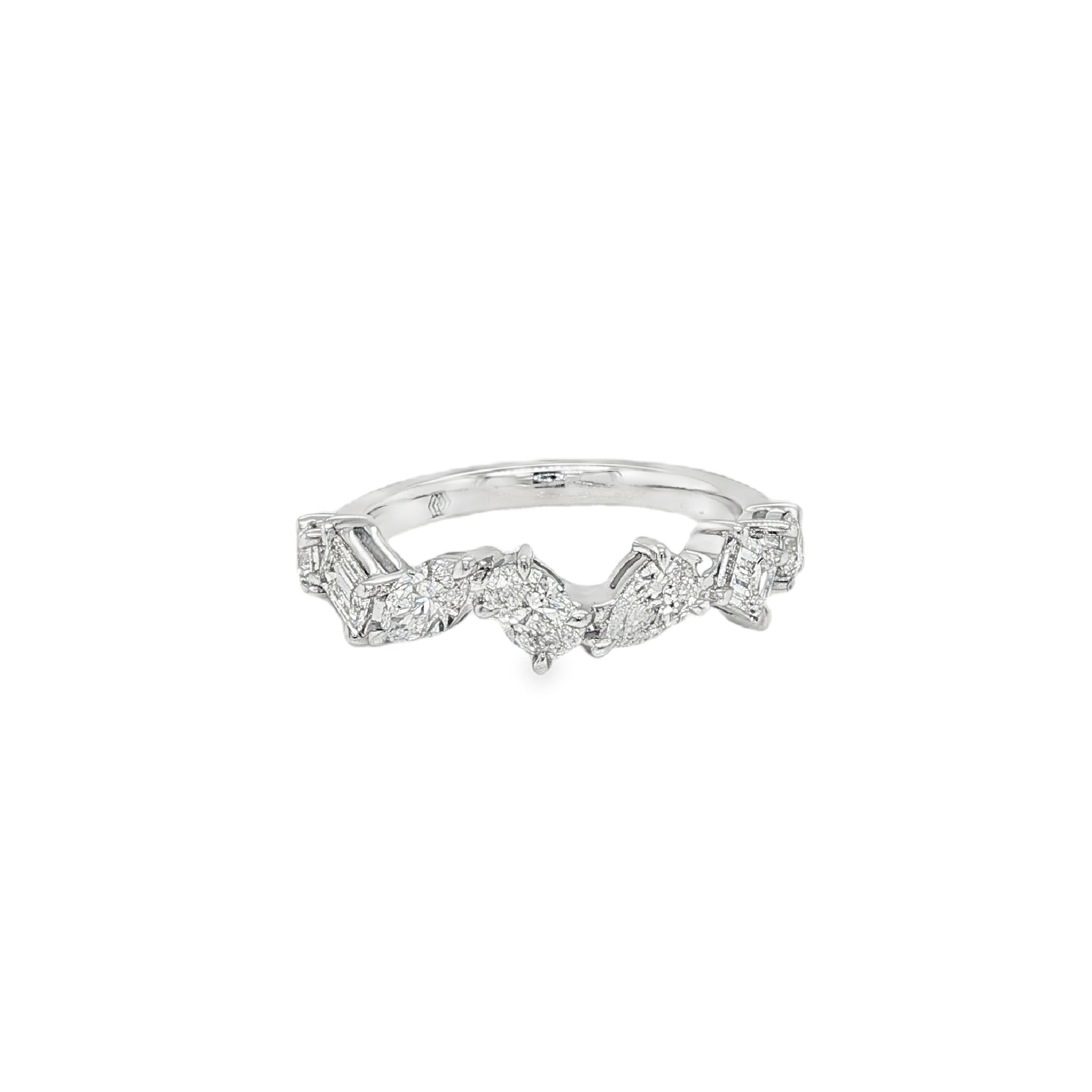 18KW MIXED SHAPE DIAMOND BAND