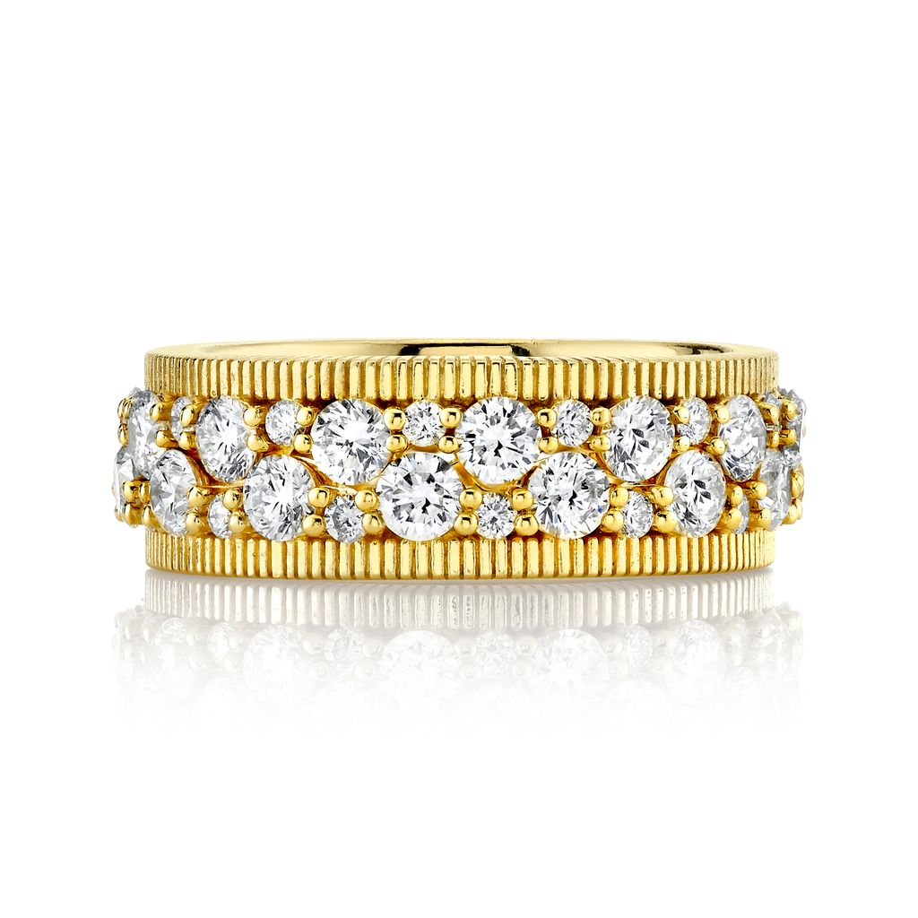 18KY Diamond With Strie Detail Guard Bands