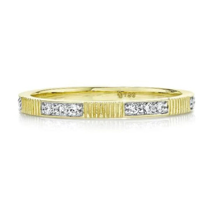 18KY Diamond Strie Detail Stacker Band