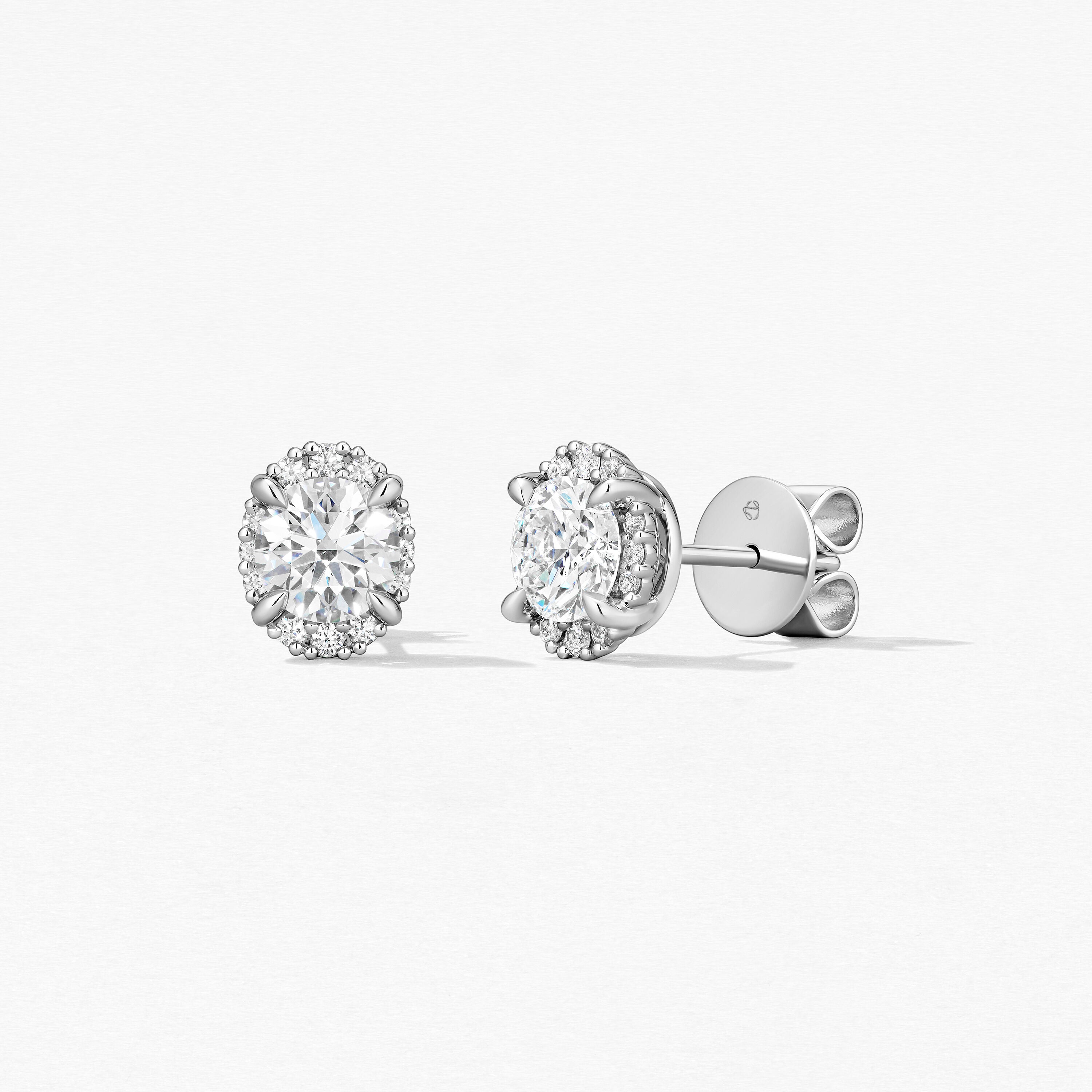 18KW Hearts On Fire Ellipse Diamond Earrings