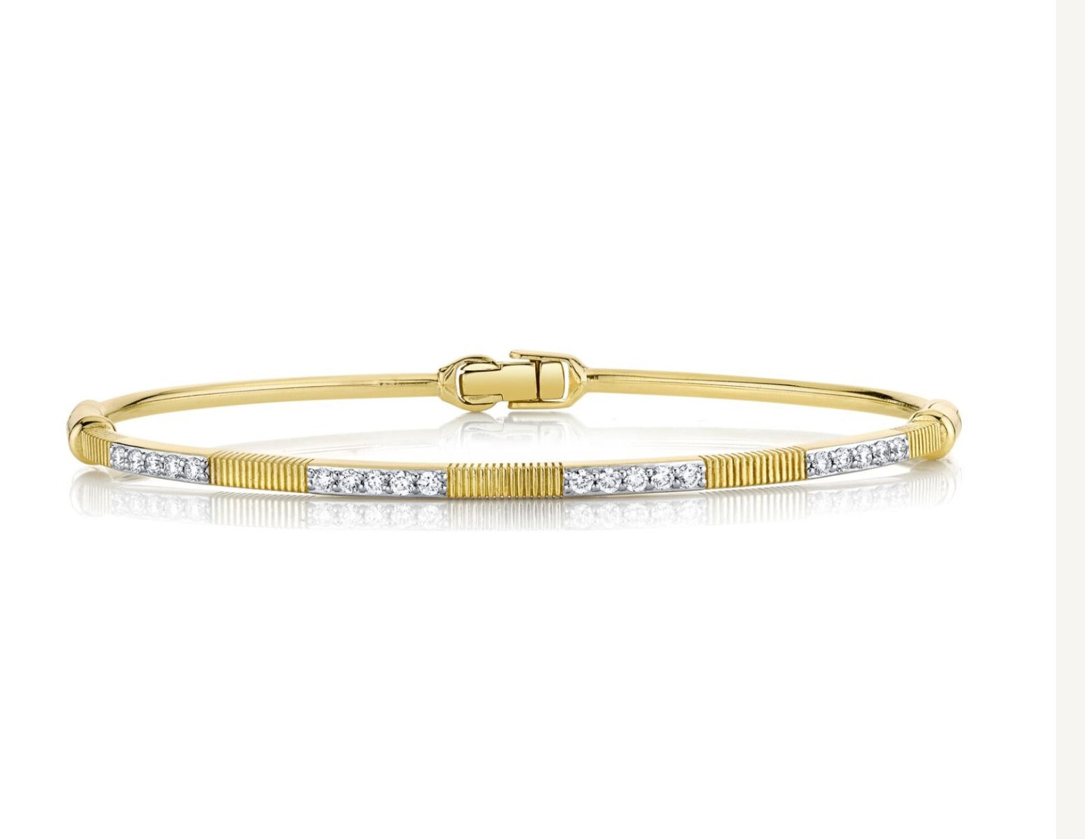 18KY Diamond Stations With Strie Detail Bangle