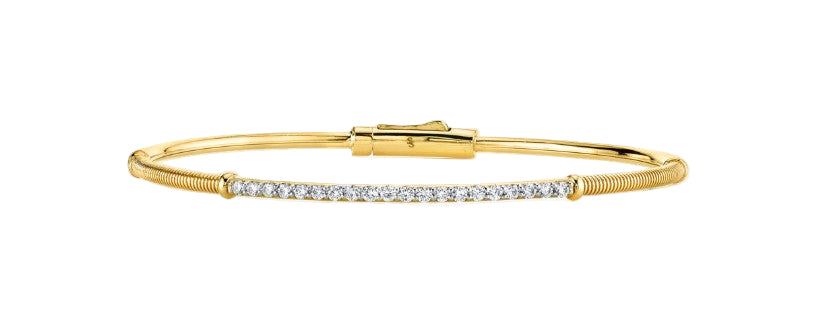 18KY Diamond With Strie Detail Bangle