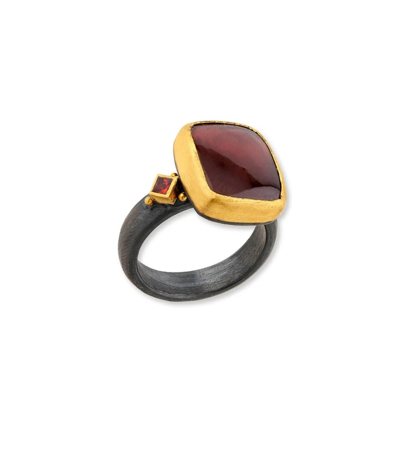 SS/24KY Lika Behar Mara Garnet and Sapphire Ring