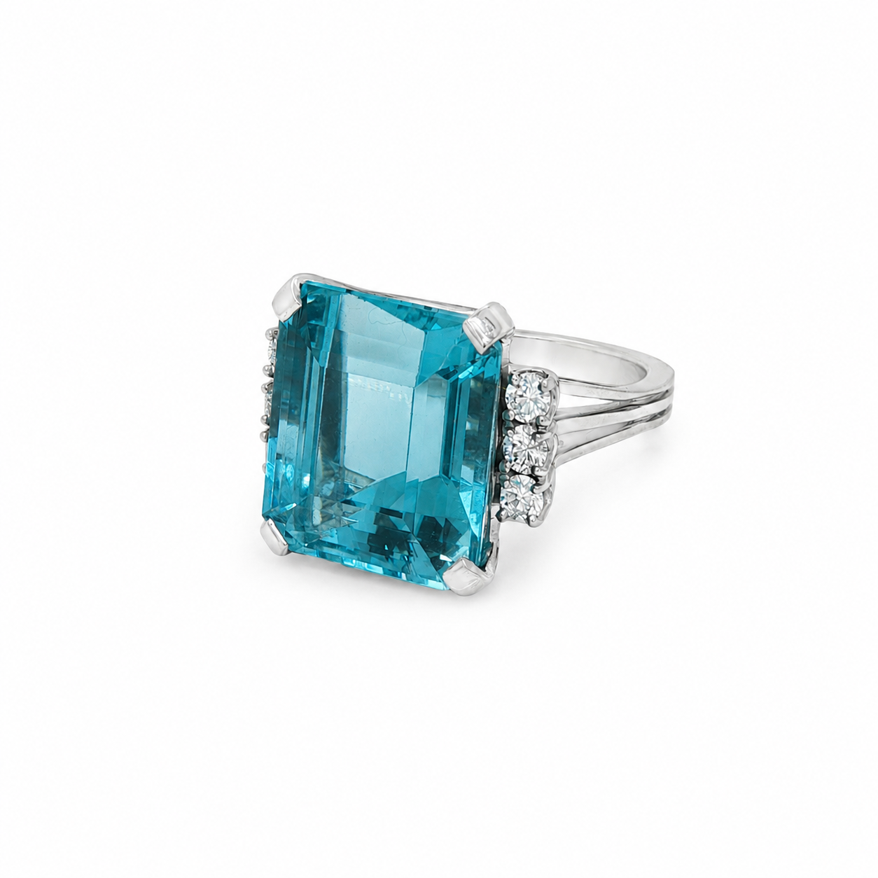 18KW Estate Aquamarine Ring with Diamond Accents