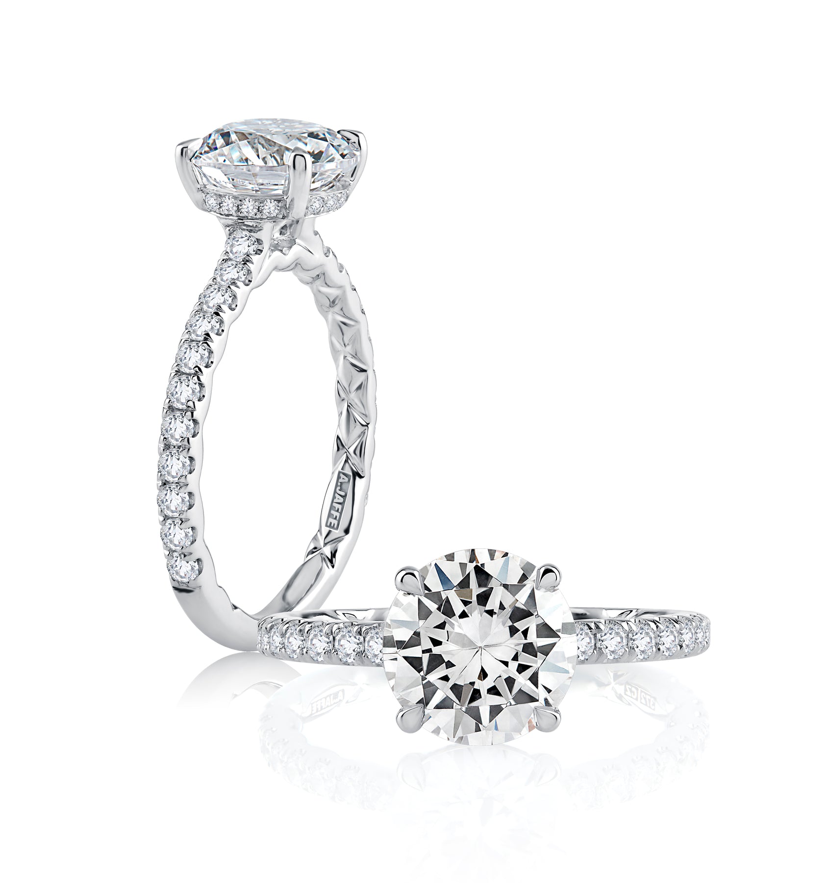 18K WHITE GOLD DIAMOND ENGAGEMENT RING