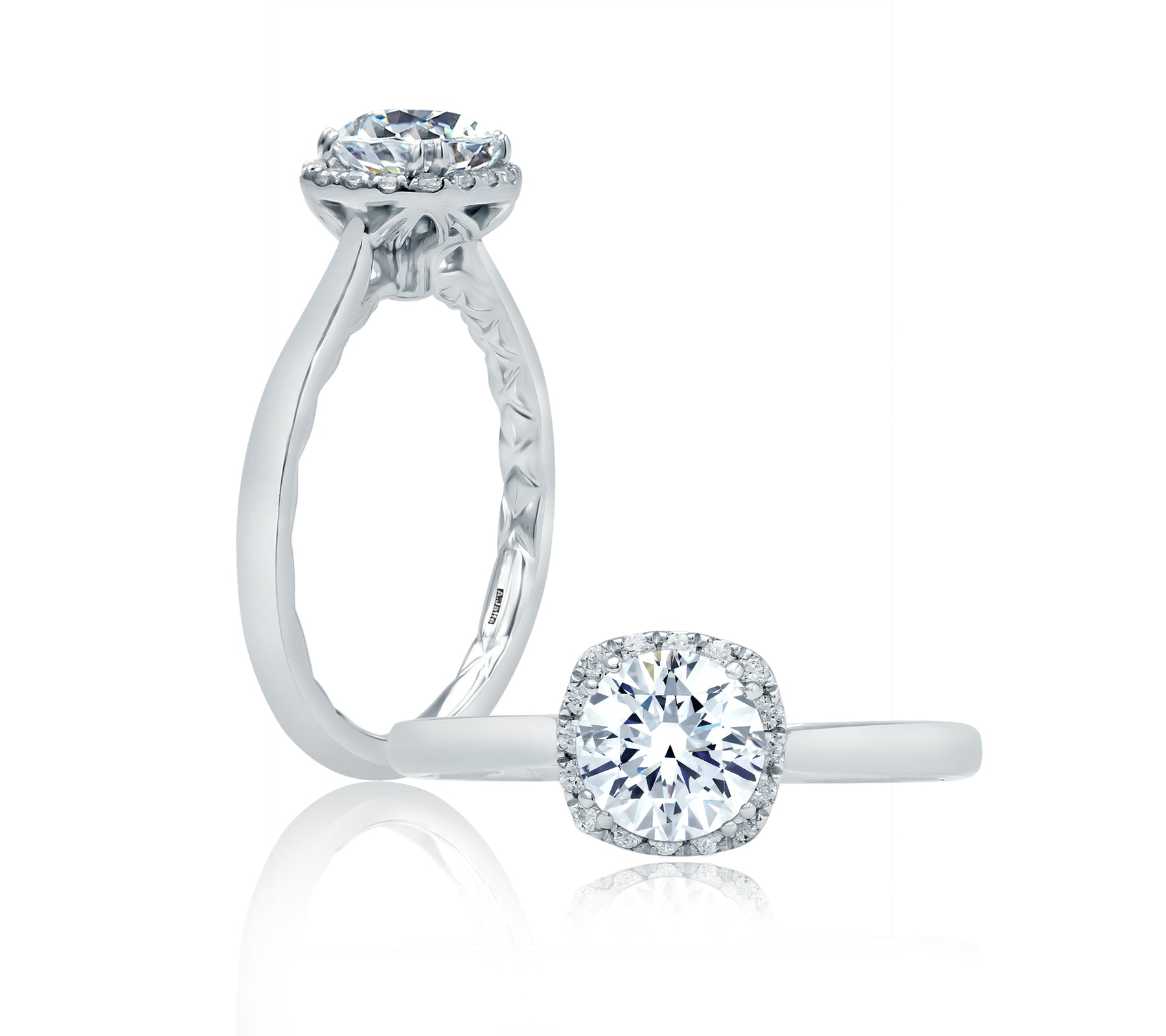 18K WHITE GOLD CUSHION CUT DIAMOND HALO RING