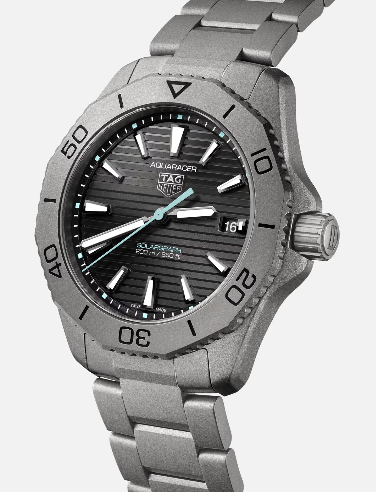 TAG Heuer Aquaracer Professional 200 Solargraph