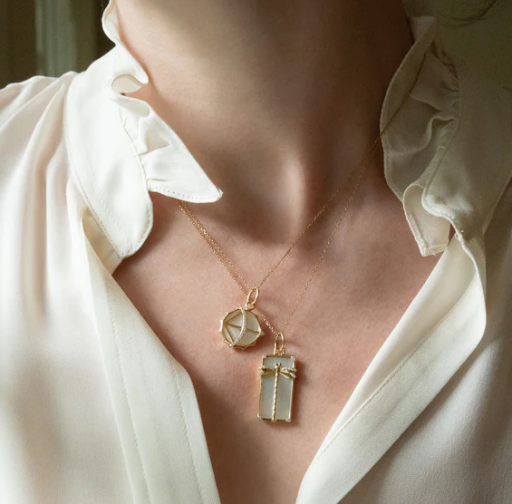 18KY Mother Of Pearl Dragonfly Pendant