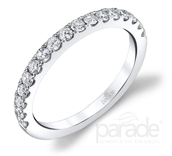 18KY "New Classic" Diamond Band