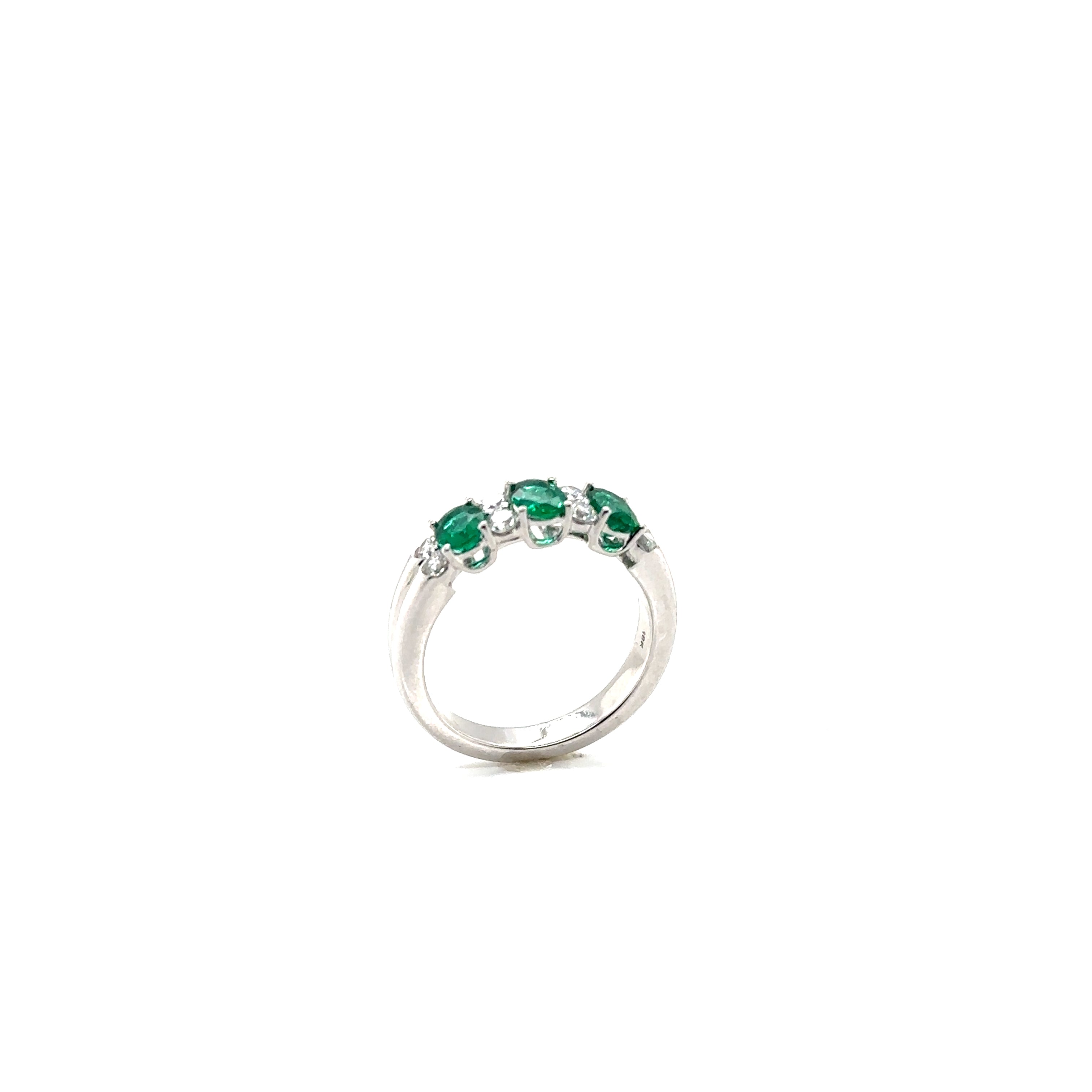 18KW Emerald And Diamond Ring