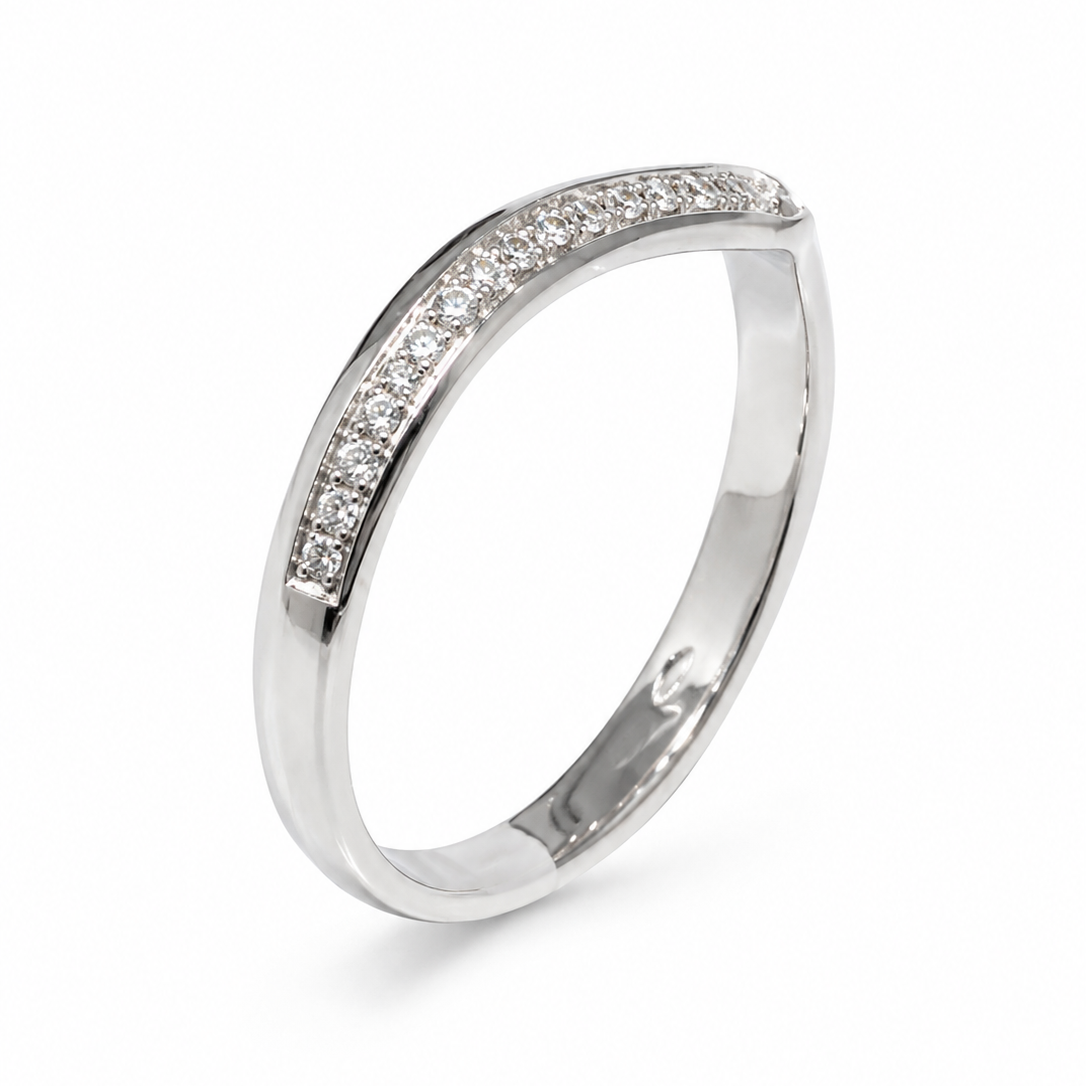 18KW Estate Diamond Accent Countour Wedding Band