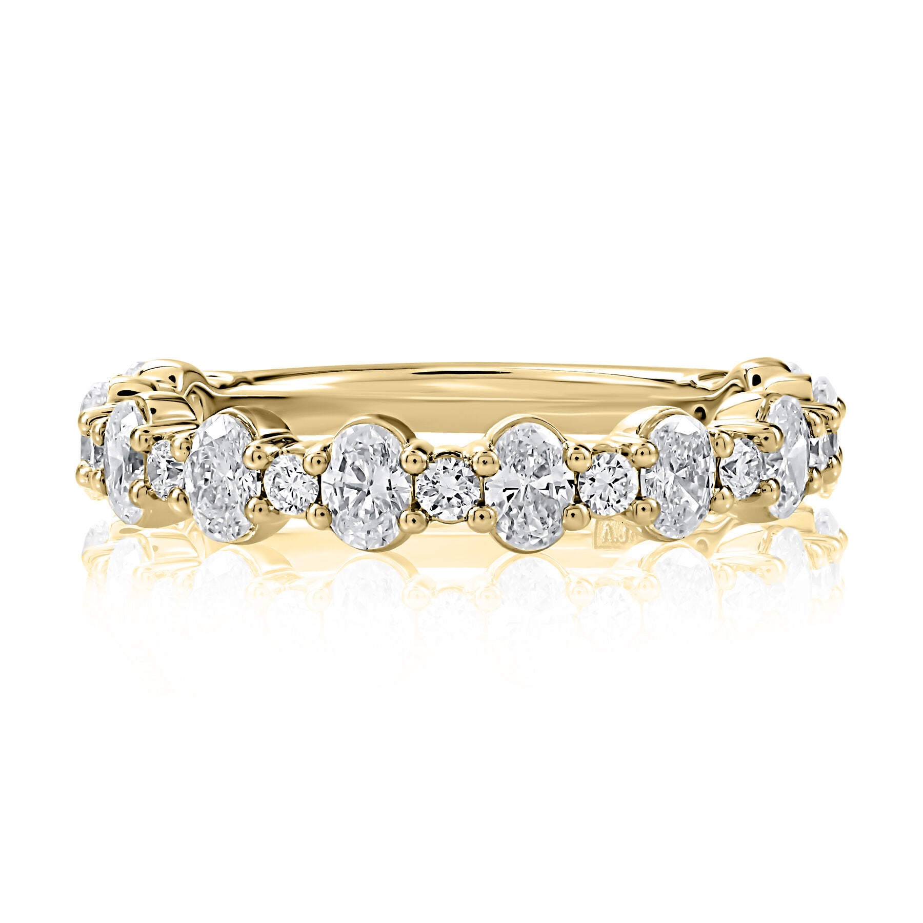 18KY Alternating Oval and Round Diamond Wedding Band