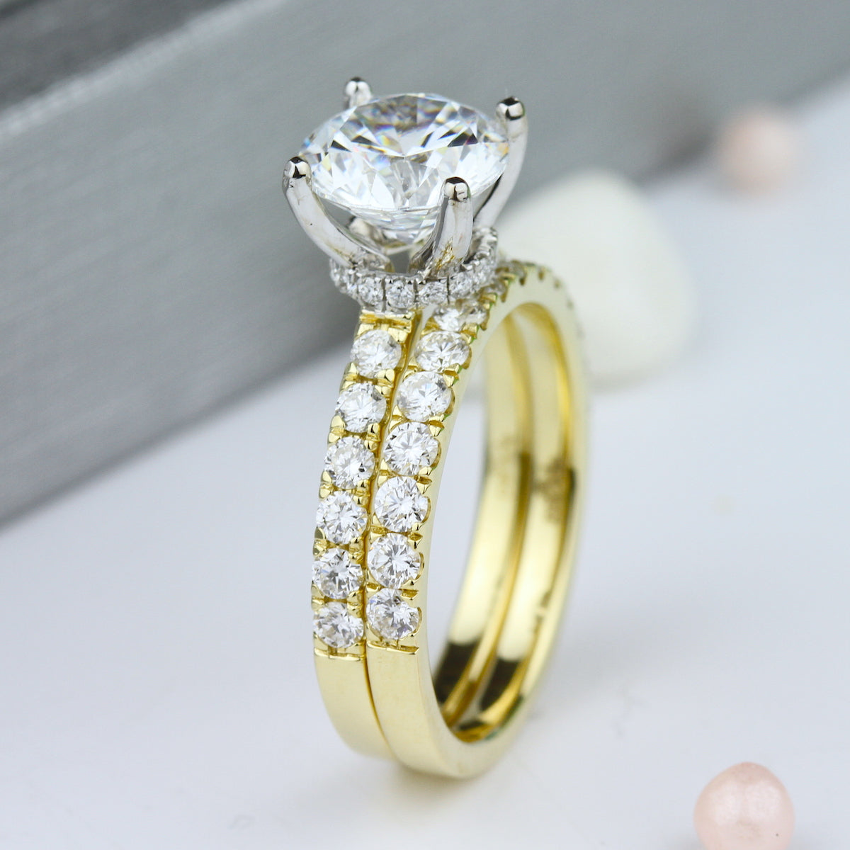 18KY "New Classic" Diamond Band